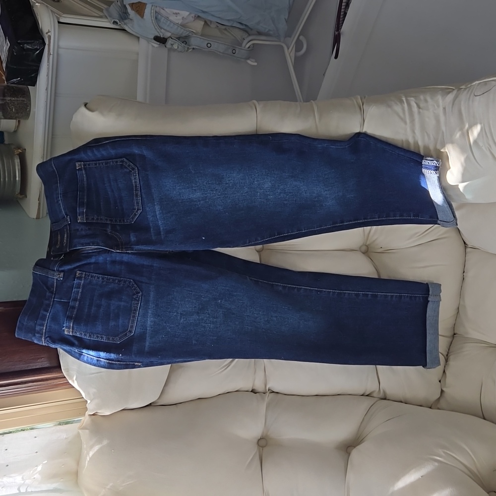 Sz 4 Indigo Poppy cropped ankle blue jeans. Worn only once.